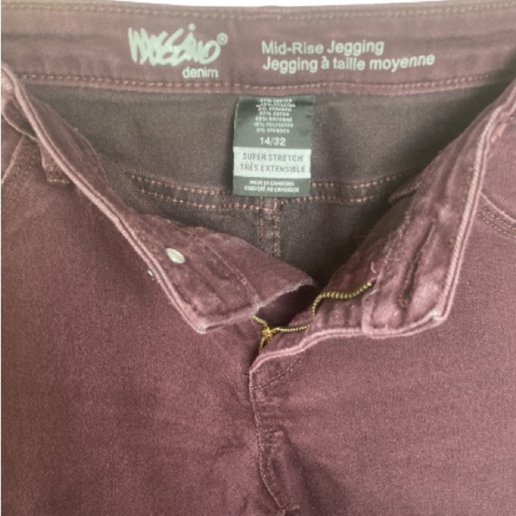 MOSSIMO by Target burgundy denim mid rise jeans // 14 - Picture 8 of 10